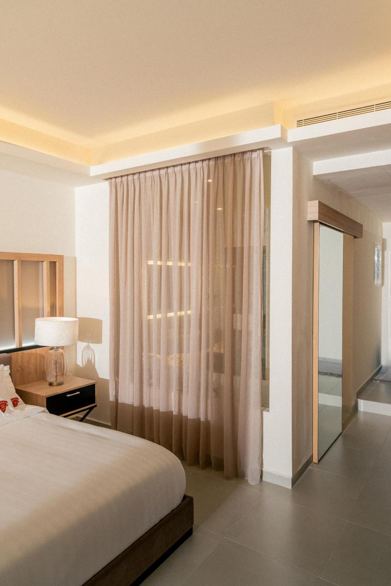 Hotel Saint Georges Beirut Al Marfa' Exterior foto