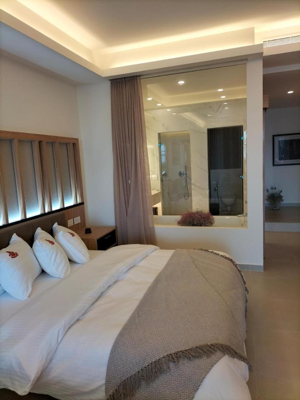 Hotel Saint Georges Beirut Al Marfa' Exterior foto